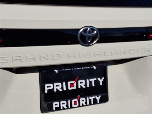 Thumbnail: 2024 Toyota Grand Highlander - 8