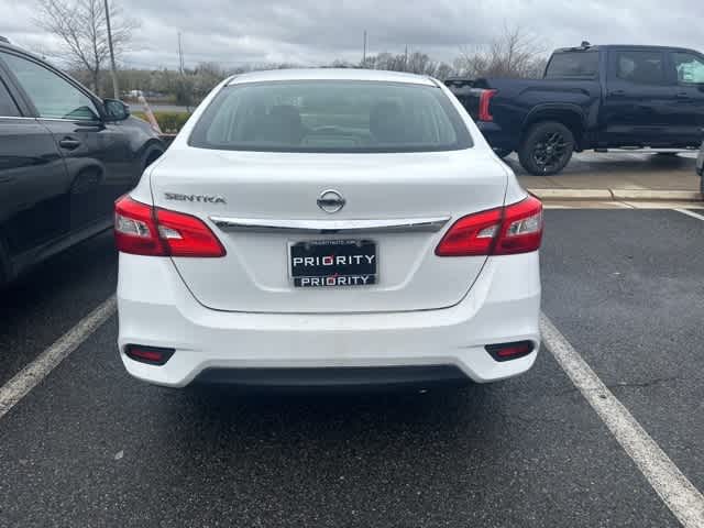 Thumbnail: 2016 Nissan Sentra - 4