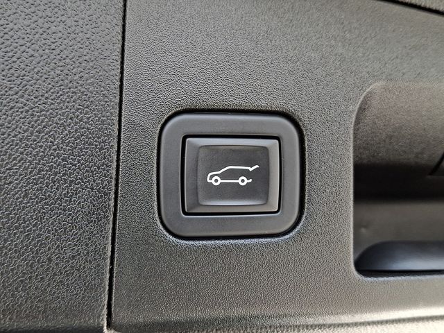 Thumbnail: 2023 Cadillac XT5 - 33