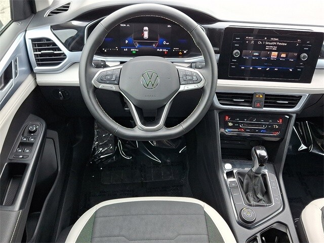 Thumbnail: 2025 Volkswagen Taos - 11