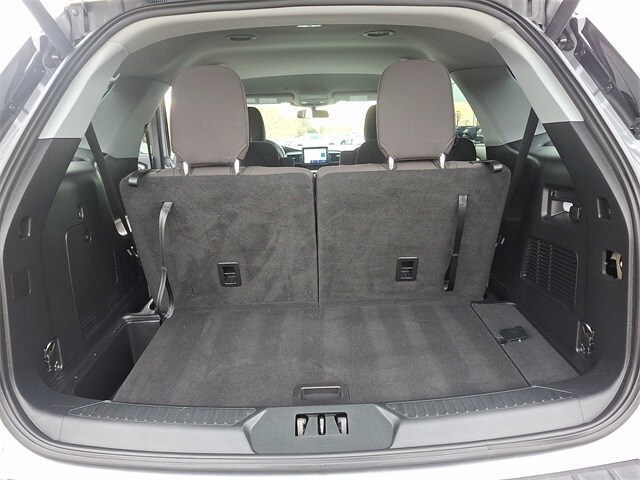 Thumbnail: 2022 Ford Explorer - 28