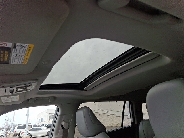 Thumbnail: 2021 Toyota Highlander - 15