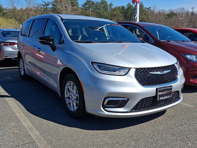 Thumbnail: 2024 Chrysler Pacifica - 5