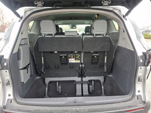 Thumbnail: 2024 Toyota Sienna - 31