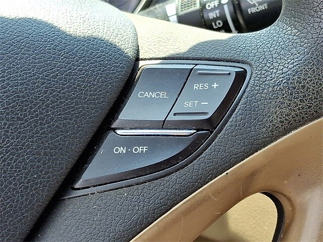 Thumbnail: 2011 Hyundai Sonata - 20