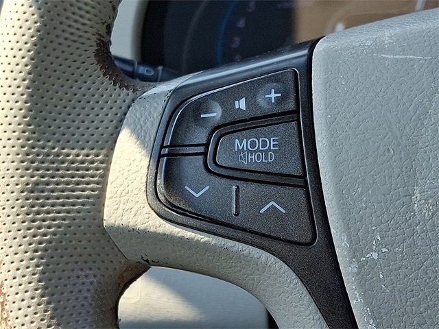 Thumbnail: 2014 Toyota Sienna - 15