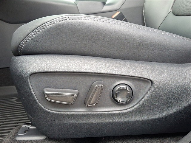 Thumbnail: 2025 Toyota RAV4 - 12