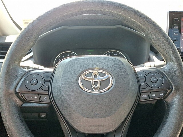 Thumbnail: 2020 Toyota RAV4 - 19