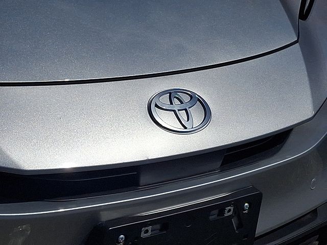Thumbnail: 2023 Toyota Prius - 9