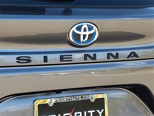 Thumbnail: 2023 Toyota Sienna - 34