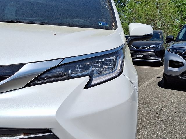 Thumbnail: 2026 Toyota Sienna - 6