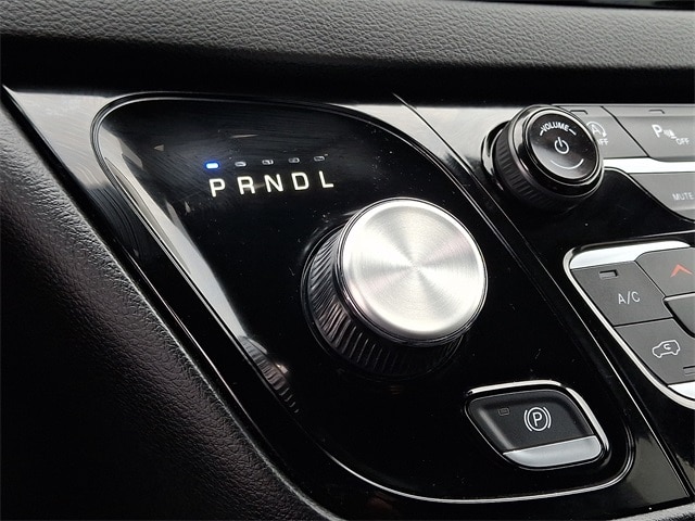 Thumbnail: 2025 Chrysler Pacifica - 16