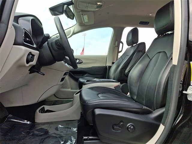 Thumbnail: 2024 Chrysler Pacifica - 14