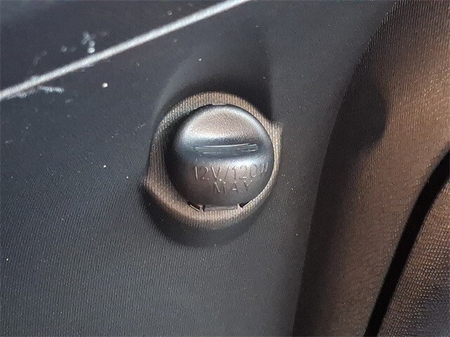 Thumbnail: 2016 Toyota Prius c - 25