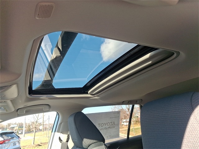 Thumbnail: 2025 Toyota RAV4 - 14