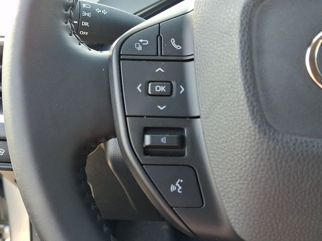 Thumbnail: 2023 Toyota Prius - 19