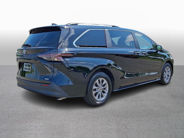 Thumbnail: 2025 Toyota Sienna - 4