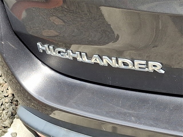 Thumbnail: 2017 Toyota Highlander - 9