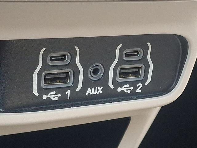 Thumbnail: 2023 Chrysler Pacifica - 24