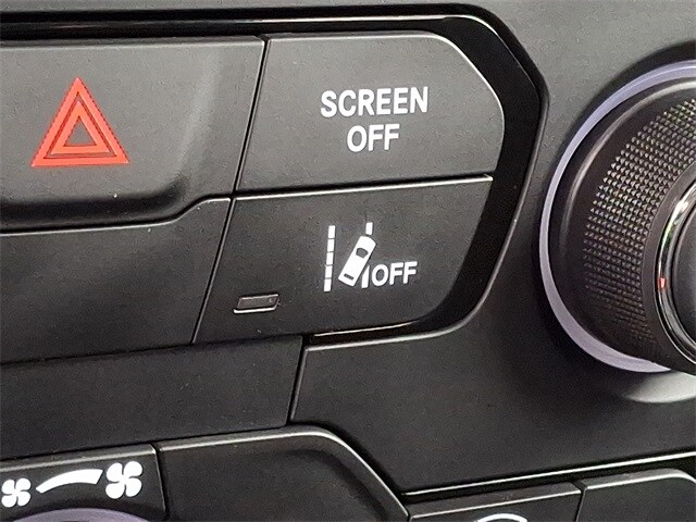 Thumbnail: 2023 Jeep Renegade - 27