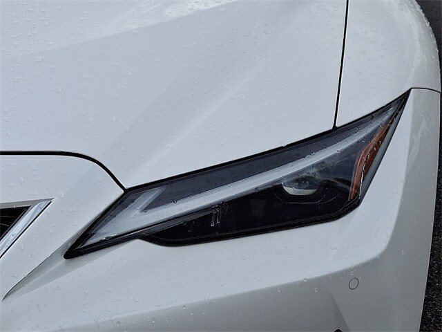 2023 Lexus IS 300 9