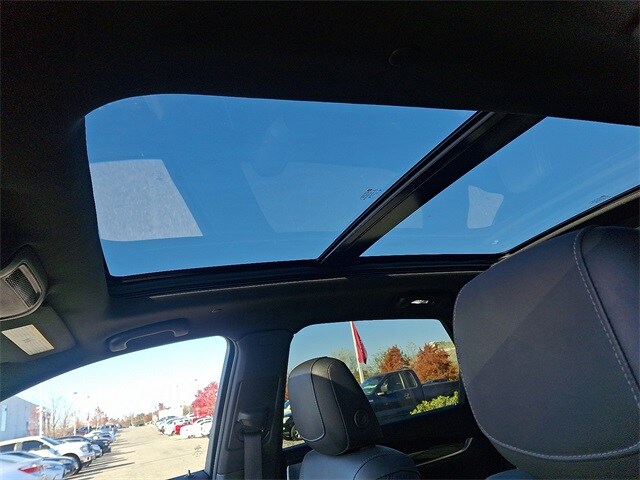 Thumbnail: 2025 Cadillac XT5 - 14