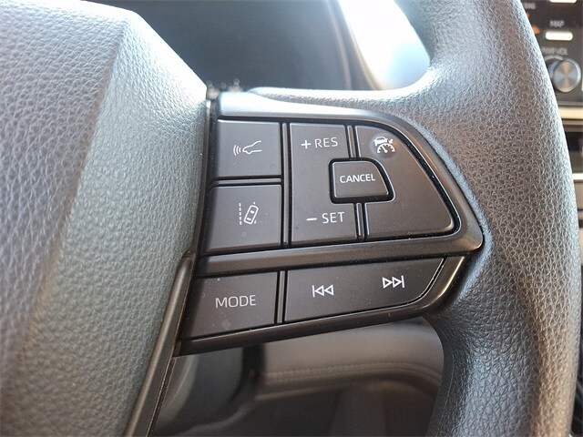 Thumbnail: 2022 Toyota Sienna - 22