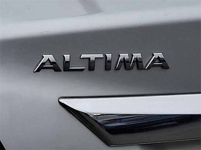 Thumbnail: 2013 Nissan Altima - 10