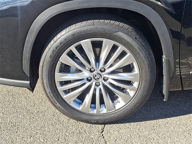 Thumbnail: 2024 Toyota Highlander - 8