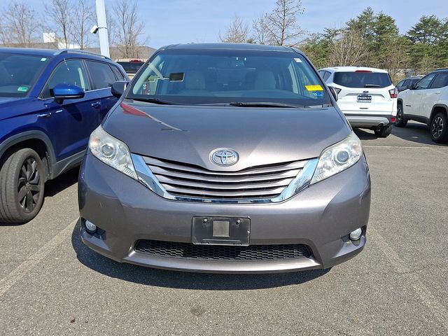 Thumbnail: 2015 Toyota Sienna - 4