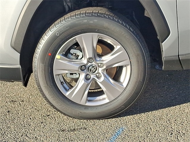 Thumbnail: 2025 Toyota RAV4 - 8