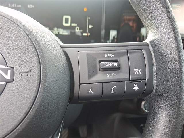 Thumbnail: 2025 Nissan Kicks - 21