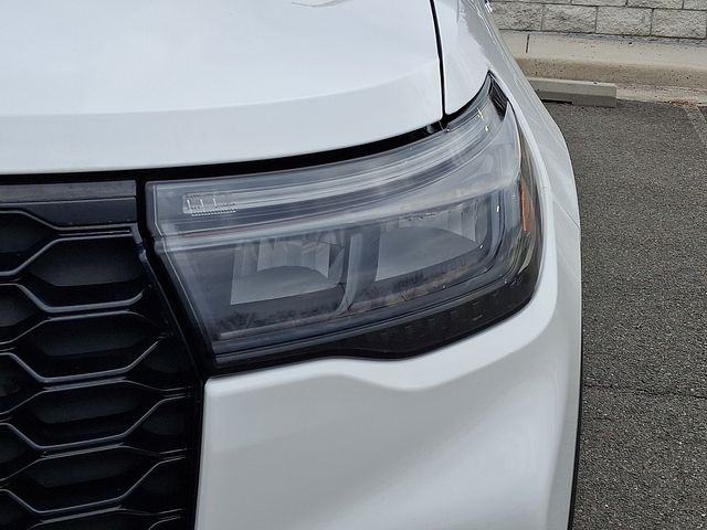 Thumbnail: 2025 Ford Explorer - 9