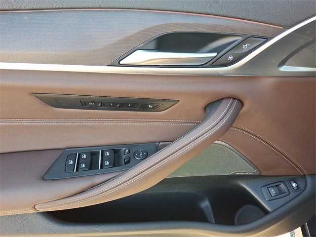 Thumbnail: 2023 BMW 5 Series - 12