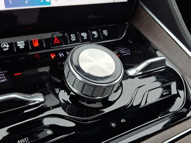 Thumbnail: 2024 Jeep Grand Wagoneer L - 16