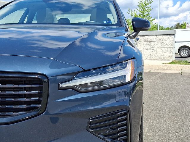 Thumbnail: 2022 Volvo S60 - 9