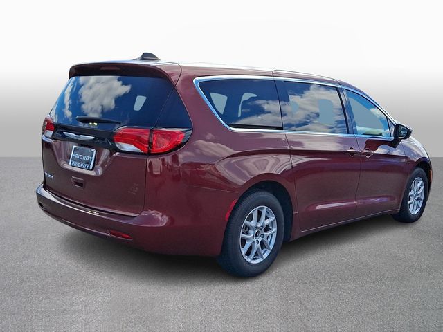 Thumbnail: 2023 Chrysler Voyager - 4