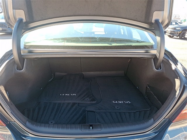 Thumbnail: 2022 Genesis G70 - 30