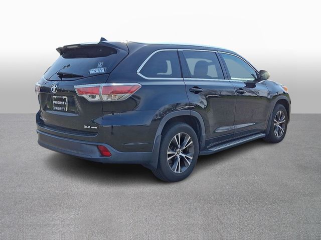Thumbnail: 2016 Toyota Highlander - 4