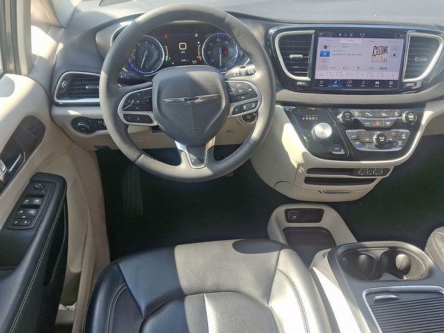 Thumbnail: 2023 Chrysler Pacifica - 12