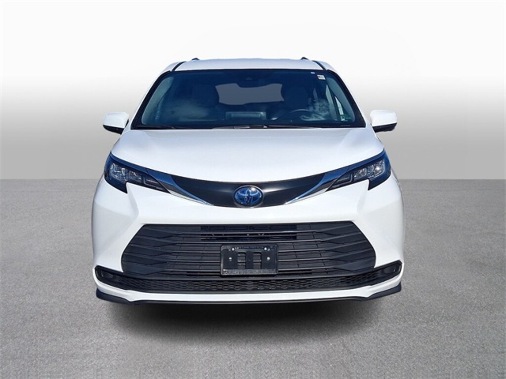 Used 2022 Toyota Sienna LE Minivan/Van