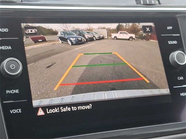 Thumbnail: 2021 Volkswagen Tiguan - 14