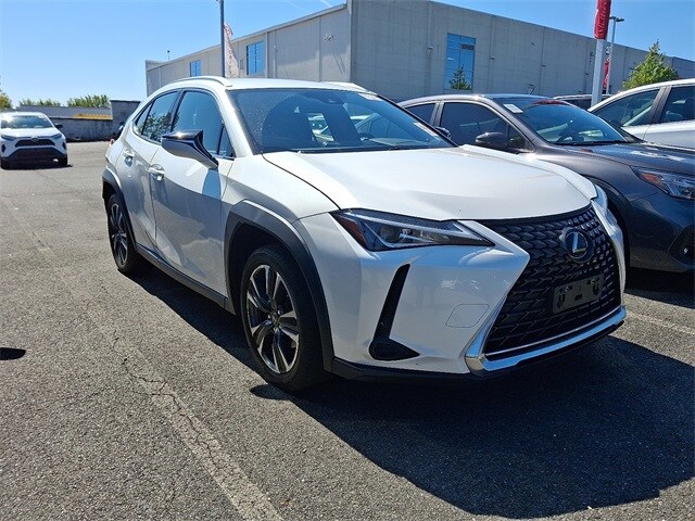 Thumbnail: 2022 Lexus UX - 3