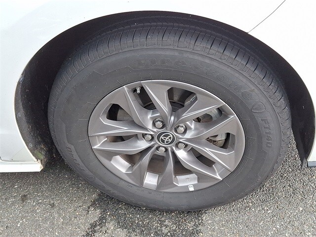 2021 Toyota Sienna LE 5