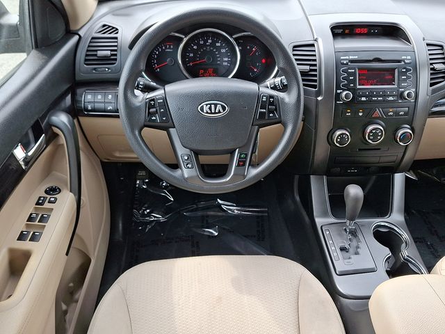 Thumbnail: 2012 Kia Sorento - 12