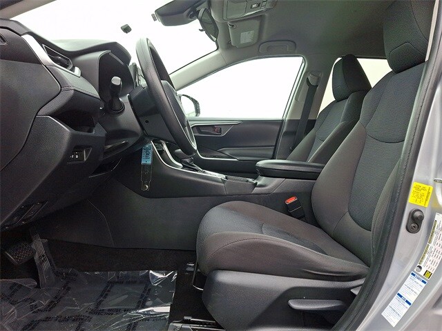 Thumbnail: 2021 Toyota RAV4 - 13