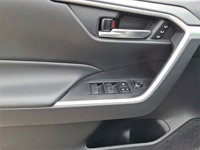 Thumbnail: 2021 Toyota RAV4 - 12