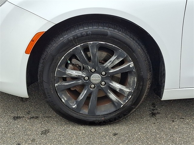 Thumbnail: 2015 Chrysler 200 - 8