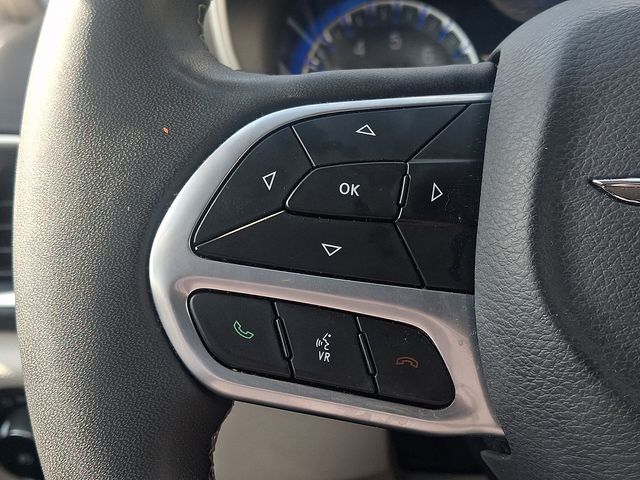 Thumbnail: 2023 Chrysler Pacifica - 21