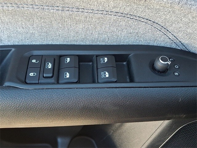 Thumbnail: 2022 Jeep Compass - 26